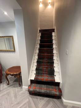Mayfield Suites,15 Mayfield Gardens,3 star