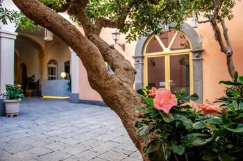 palazzo fiammingo rooms