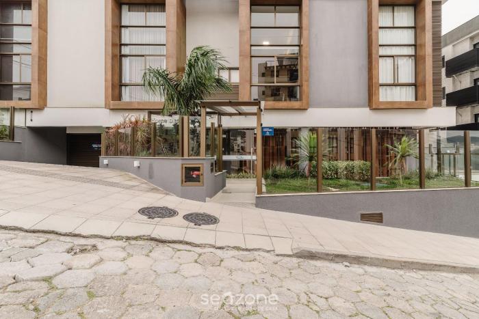 yhd condominium with pool near ufsc located in carvoeira this condominium is an excellent choi