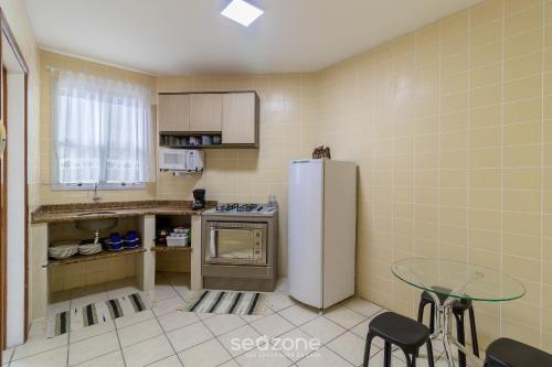 Apt With 3 Bedrooms 200M From Ufsc Elk0101,,2 star