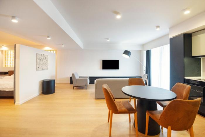 aura tbilisi living