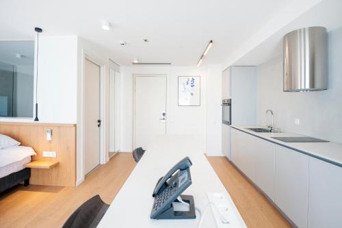 aura tbilisi living