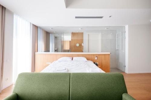 aura tbilisi living
