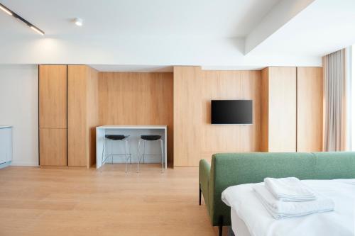 aura tbilisi living