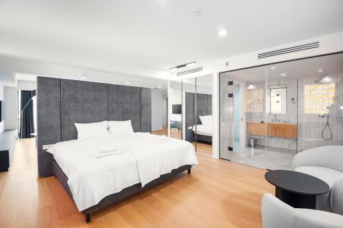Aura Tbilisi Living,,5 star
