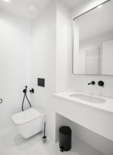 aura tbilisi living