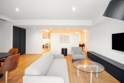 aura tbilisi living