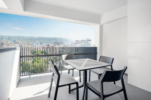 aura tbilisi living