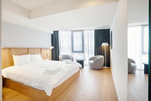 aura tbilisi living