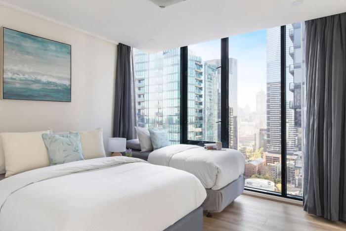 large 3br apt near crown sleeps 10 free parking