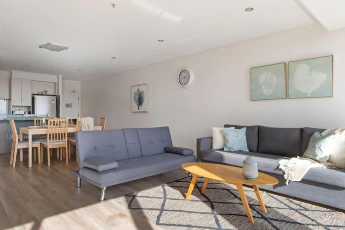 large 3br apt near crown sleeps 10 free parking