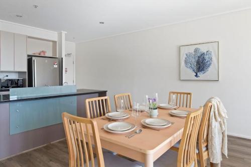 large 3br apt near crown sleeps 10 free parking