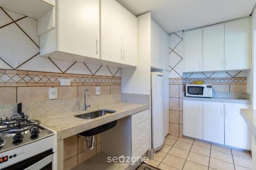 charm and comfort 450m from the beach cmh0202
