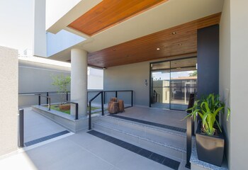 modern studio 650m from ufsc cnt303
