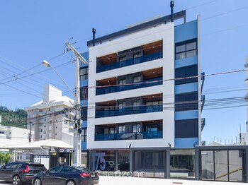 modern studio 650m from ufsc cnt303