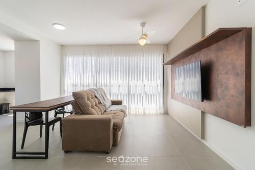 modern studio 650m from ufsc cnt303