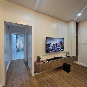 Cozy Apartments By Signature,,4 star