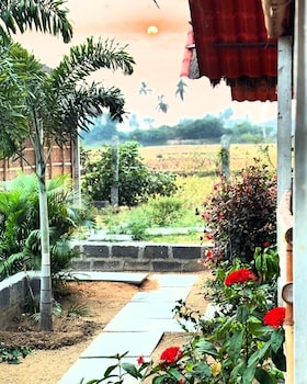 oshos organic resort hampi
