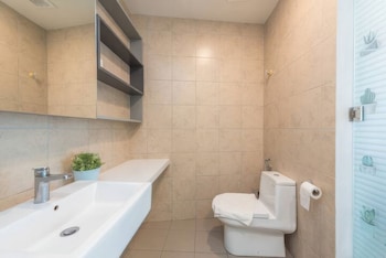 the robertson residences free gym and pool
