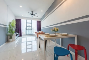 the robertson residences free gym and pool