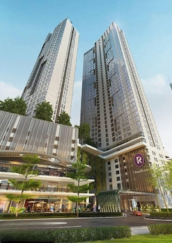 the robertson residences free gym and pool