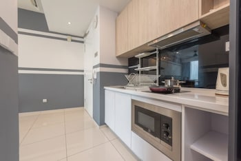 the robertson residences free gym and pool