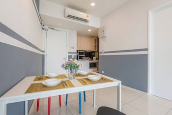 the robertson residences free gym and pool