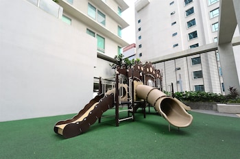the robertson residences free gym and pool