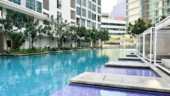 the robertson residences free gym and pool