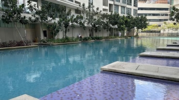 the robertson residences free gym and pool