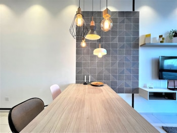 the robertson residences free gym and pool