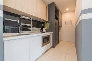 the robertson residences free gym and pool