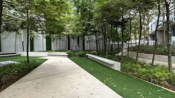 the robertson residences free gym and pool