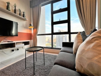 the robertson residences free gym and pool