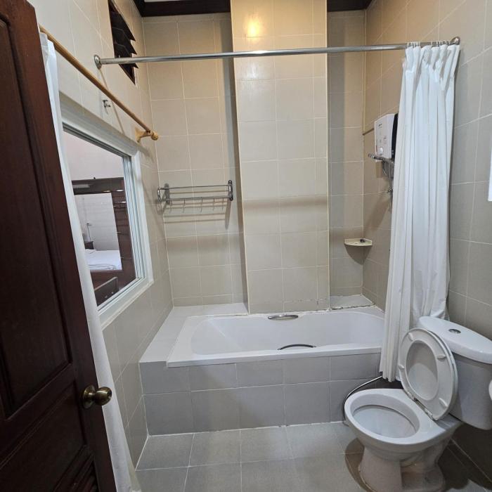 ali xayathit apartment and hotel
