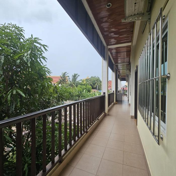ali xayathit apartment and hotel