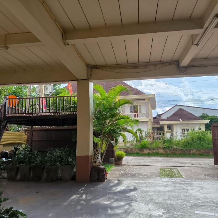 ali xayathit apartment and hotel