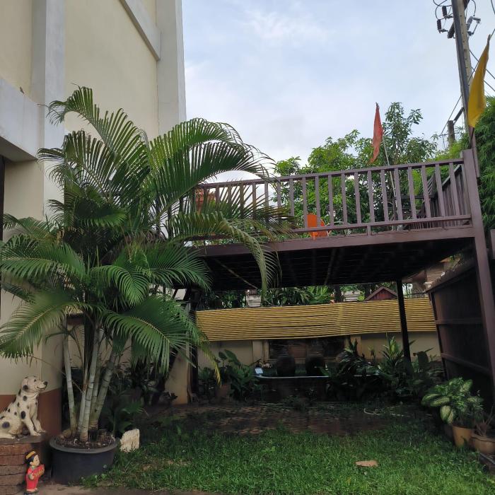 ali xayathit apartment and hotel