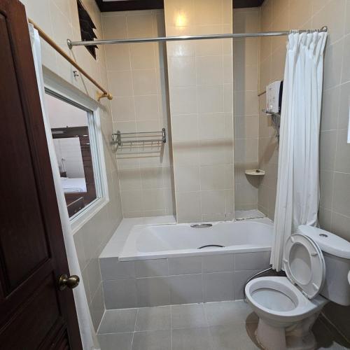 ali xayathit apartment and hotel