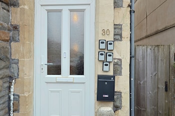 cardiff guesthouse and on street parking