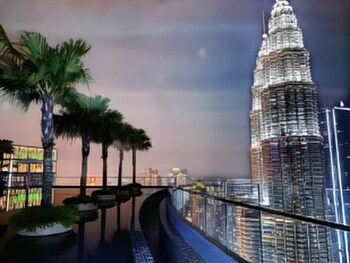 staycation sky suites