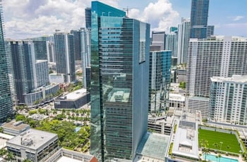 brickell floor 31 sea view free parking by palermo home