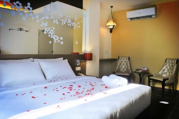the grand jade hotel
