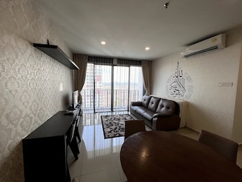 icity luxury condo by smarthome
