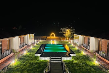 Shivani Sunset Bay Beach Resort,,2 star