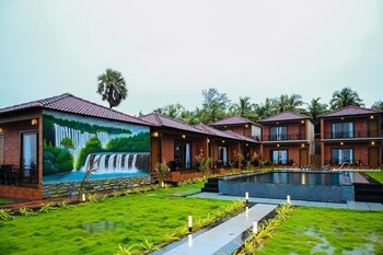 Shivani Sunset Bay Beach Resort,,2 star