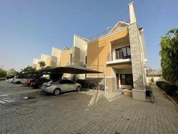 Harvey Trust Luxury Apartments,,5 star