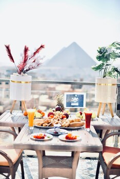legend pyramids inn