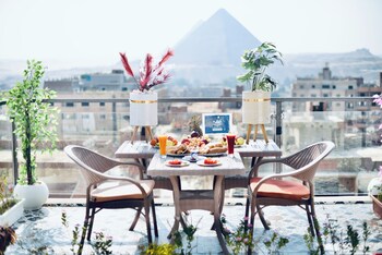 legend pyramids inn