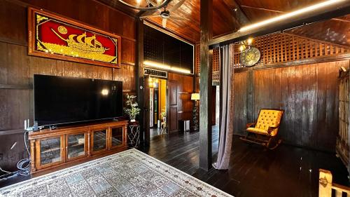charming nature kampung home for family getaways